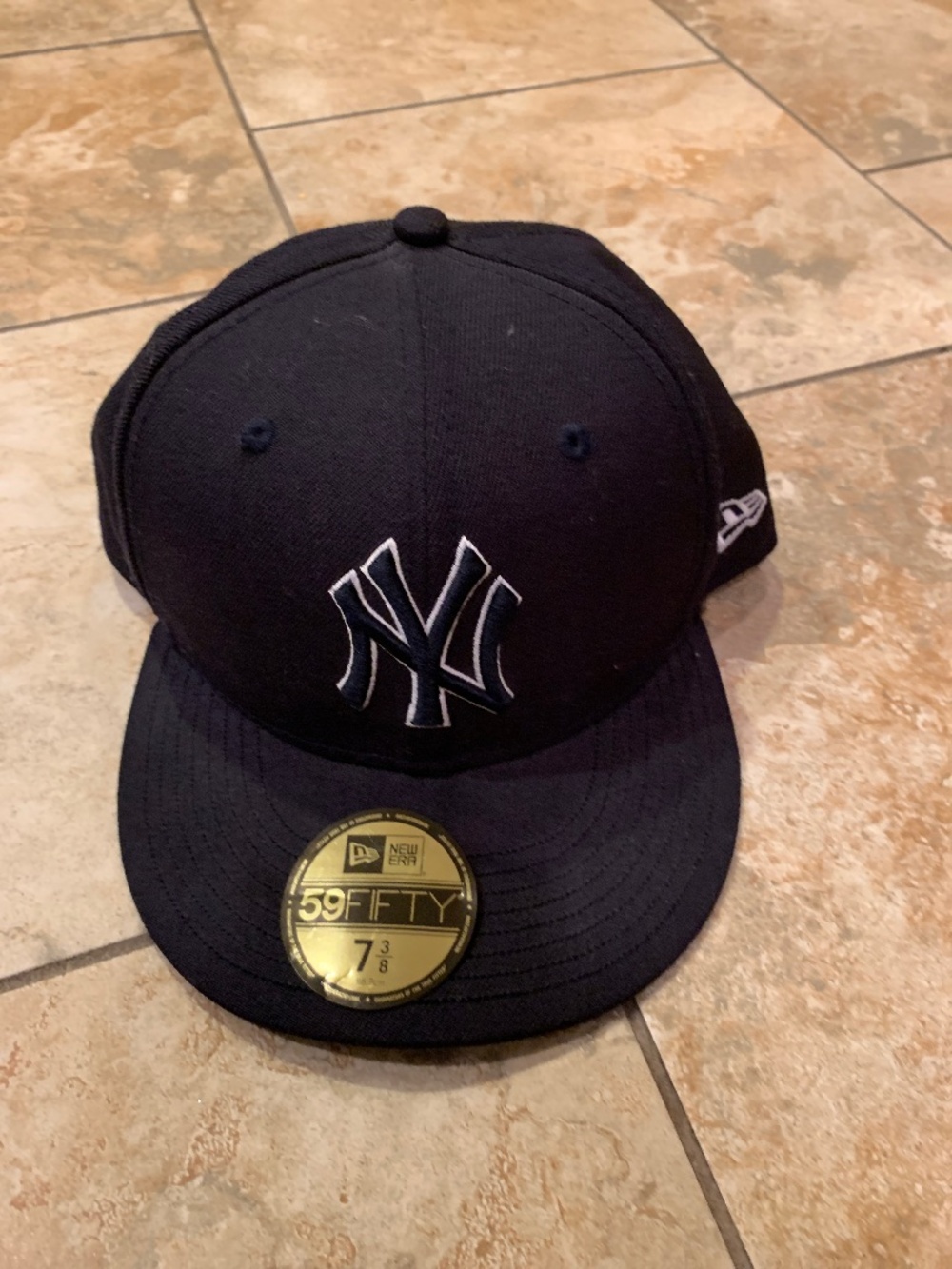New Era 59 Fifty NY Yankees Hat, size 7 3/8